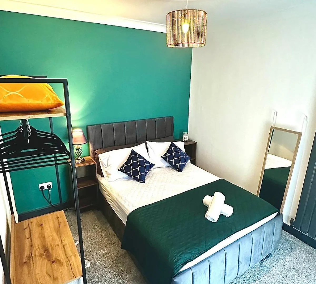 Your Home Away, Luxury House Swansea 0*,  United Kingdom