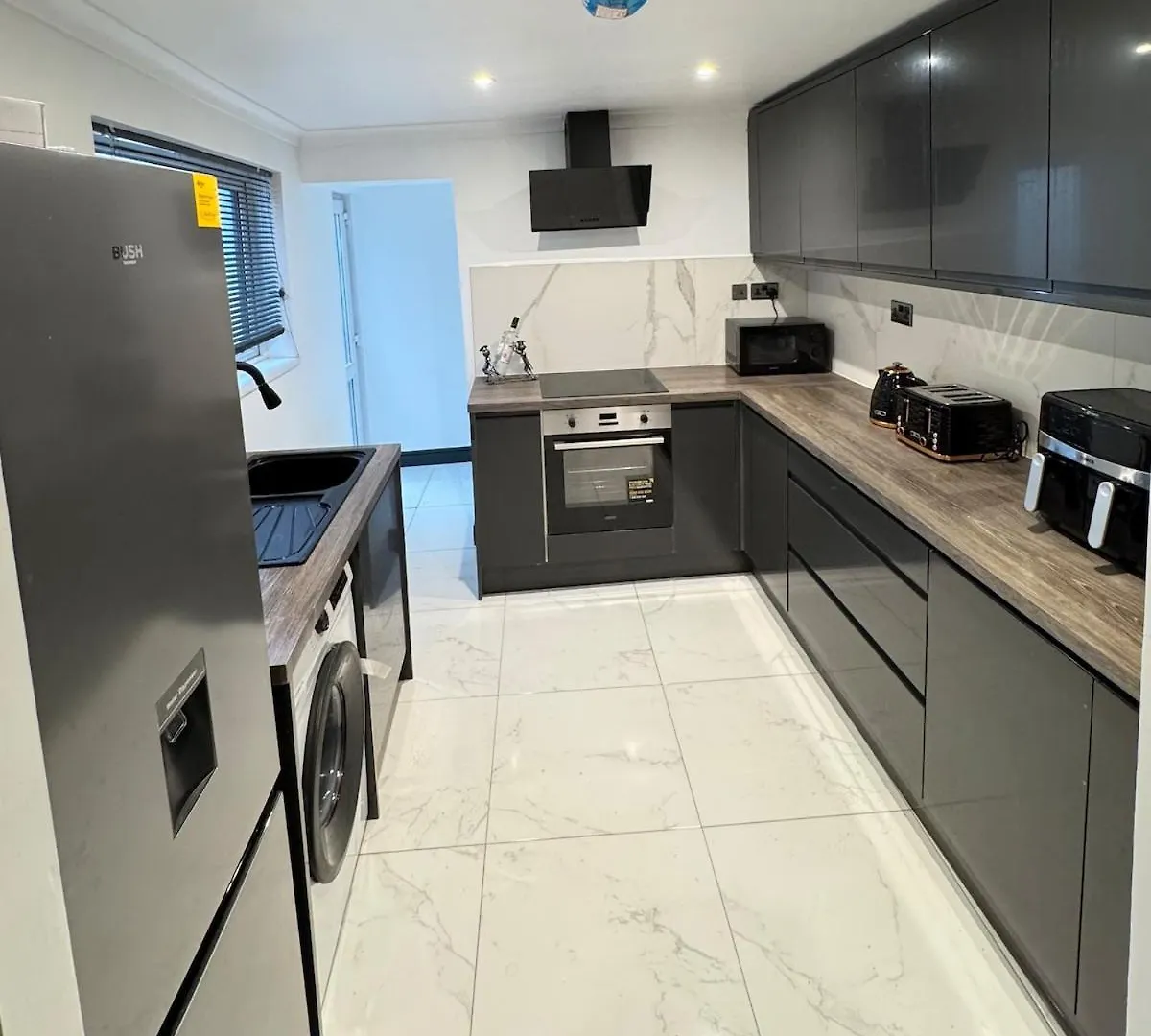 Your Home Away, Luxury House Swansea United Kingdom