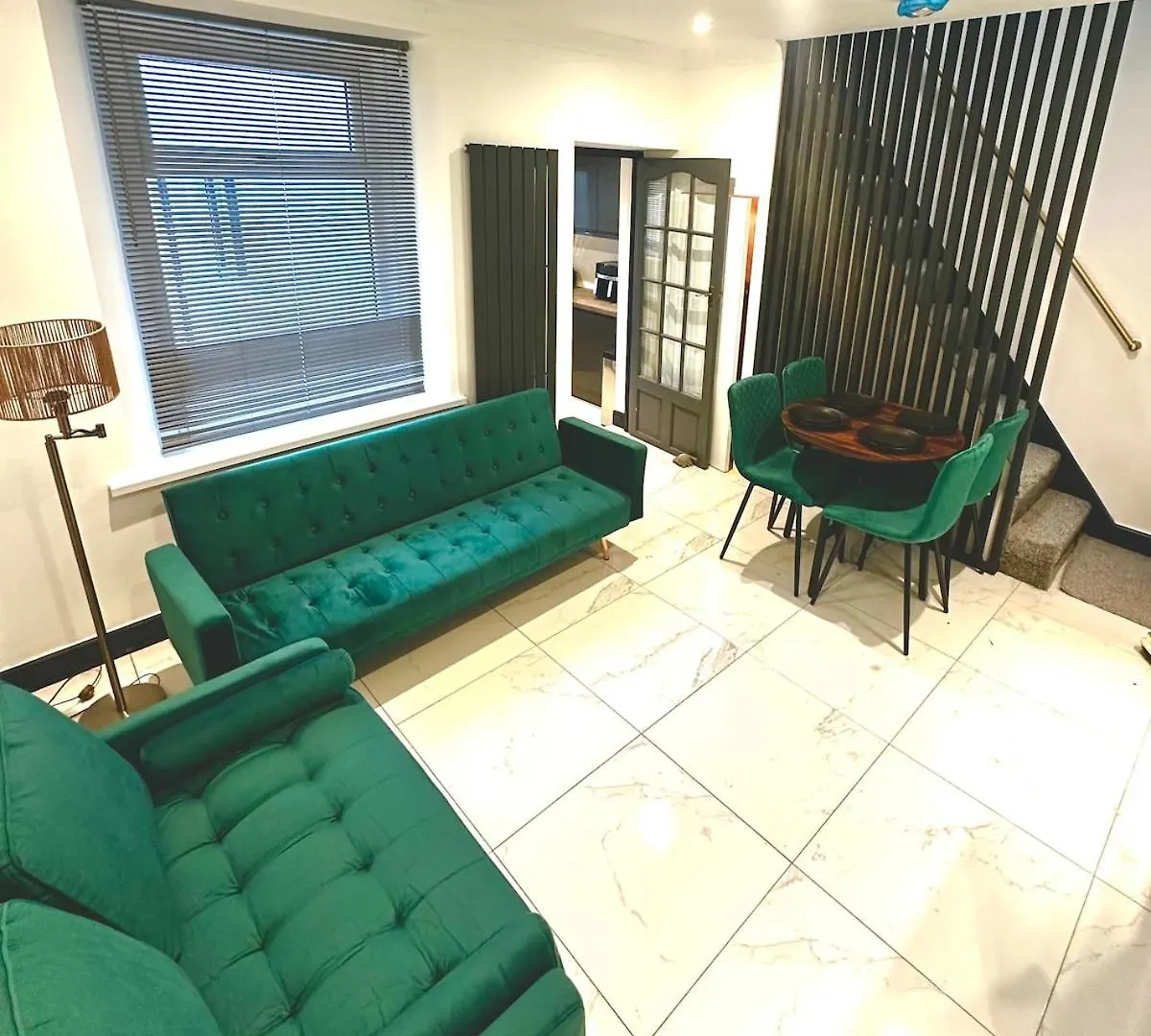 Your Home Away, Luxury House Swansea Holiday home