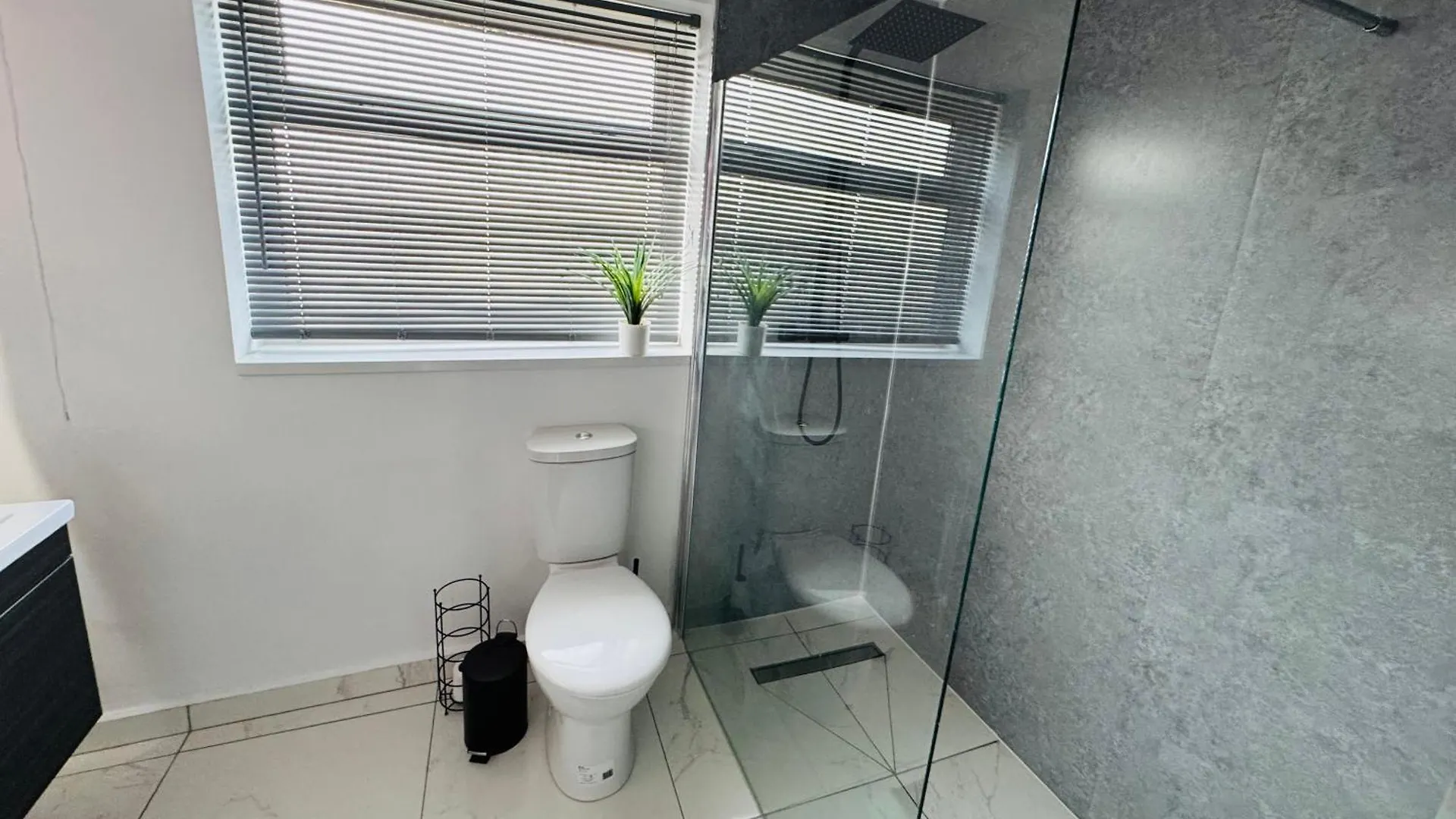 Your Home Away, Luxury House Swansea